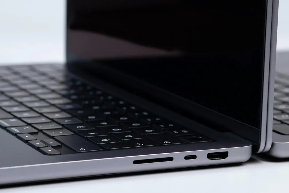 M5 Çipli MacBook’larda Devrim: İşletim Sistemi Entegrasyonu M5 Çipli MacBook'larda Devrim: İşletim Sistemi Entegrasyonu